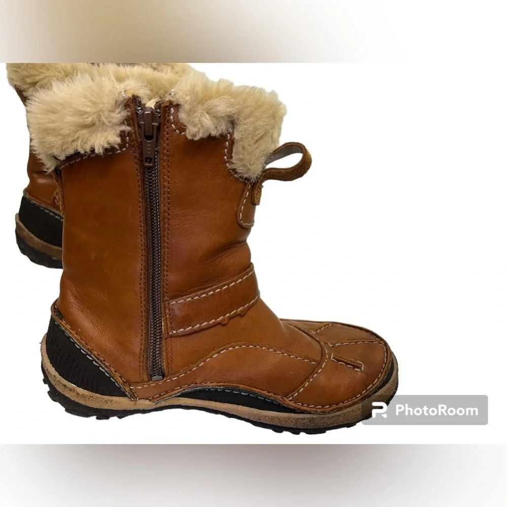 Merrel Women's Camel Leather Waterproof Winter Snow Boots, size 5.5.